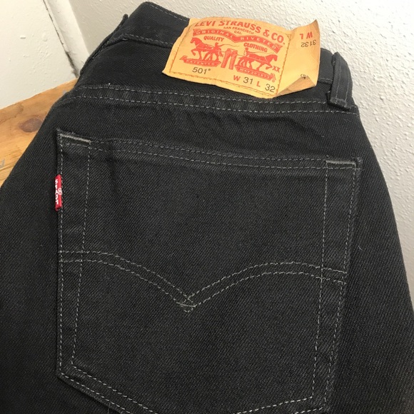 Mens Levi’s 501 Jeans - Picture 3 of 11